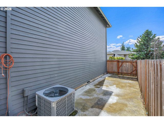 1802 Nw BELLA VISTA Ave, Gresham, OR 97030