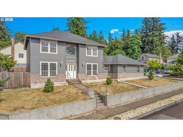1802 Nw BELLA VISTA Ave, Gresham, OR 97030