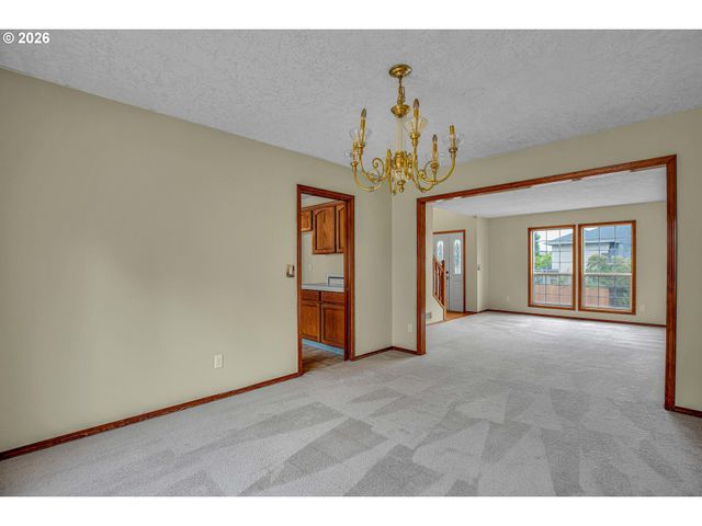 1802 Nw BELLA VISTA Ave, Gresham, OR 97030
