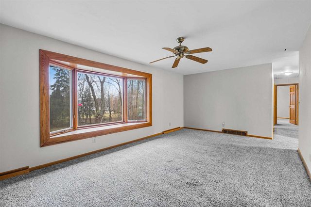 15945 SMITH DRIVE, Brookfield, WI 53005