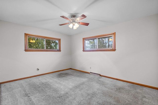 15945 SMITH DRIVE, Brookfield, WI 53005