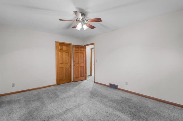 15945 SMITH DRIVE, Brookfield, WI 53005