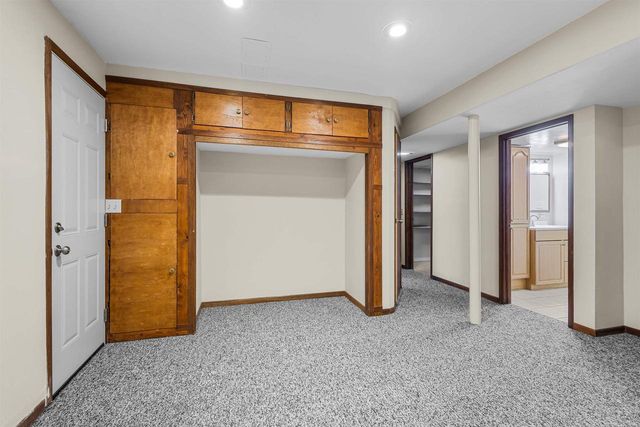 15945 SMITH DRIVE, Brookfield, WI 53005