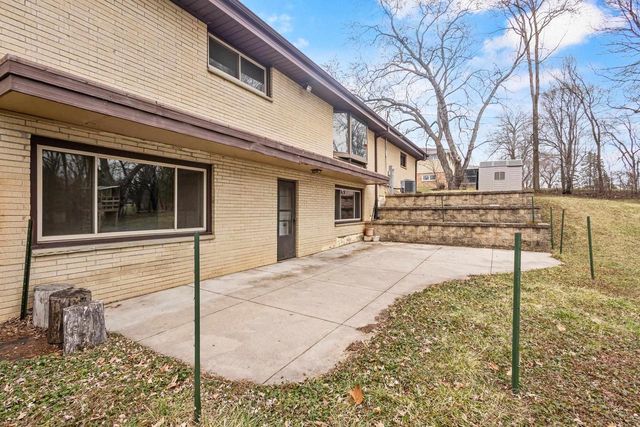 15945 SMITH DRIVE, Brookfield, WI 53005