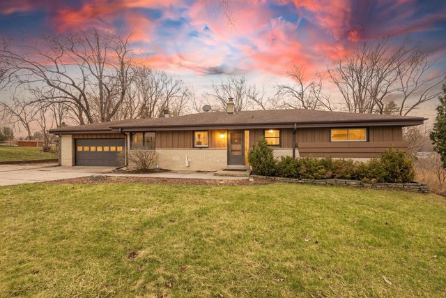 15945 SMITH DRIVE, Brookfield, WI 53005