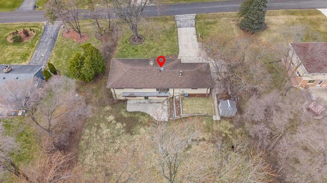 15945 SMITH DRIVE, Brookfield, WI 53005