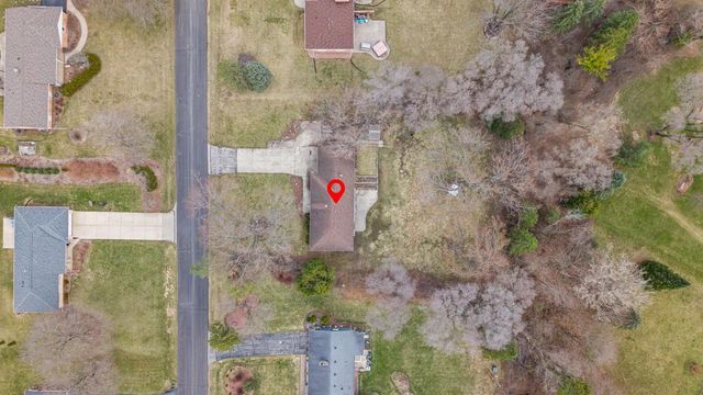 15945 SMITH DRIVE, Brookfield, WI 53005