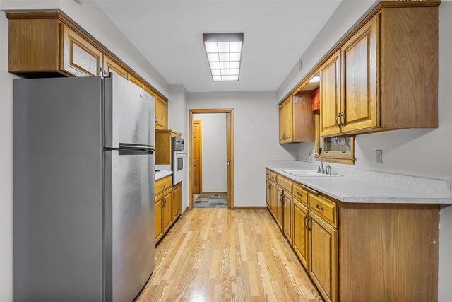 15945 SMITH DRIVE, Brookfield, WI 53005