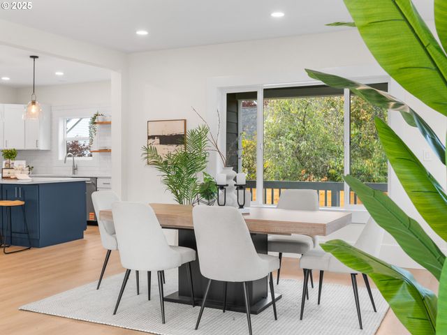 4323 Se ALDER St, Portland, OR 97215