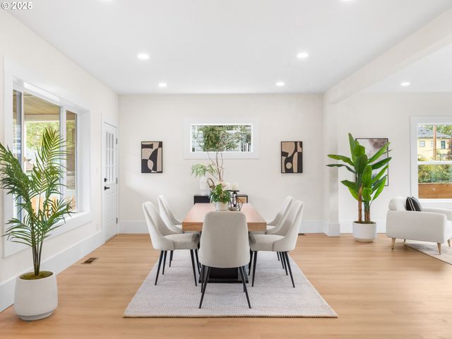 4323 Se ALDER St, Portland, OR 97215