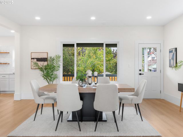 4323 Se ALDER St, Portland, OR 97215