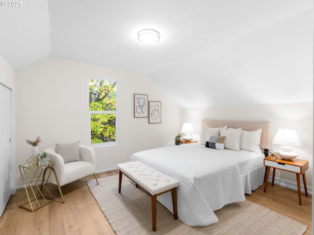 4323 Se ALDER St, Portland, OR 97215