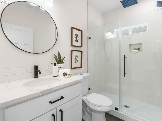 4323 Se ALDER St, Portland, OR 97215