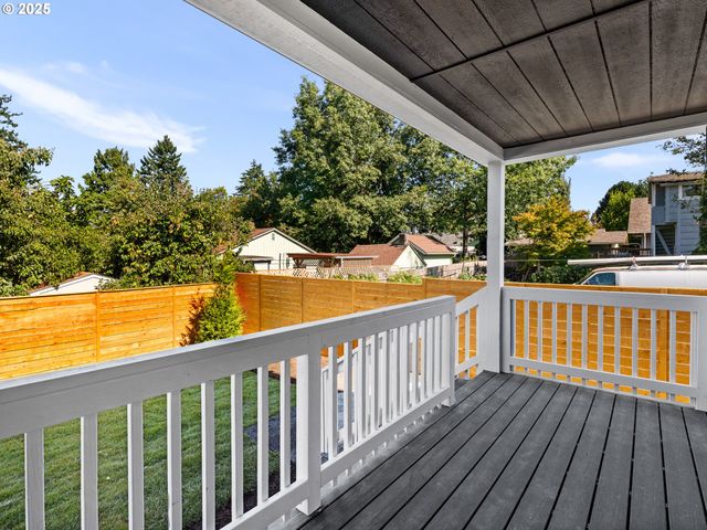 4323 Se ALDER St, Portland, OR 97215