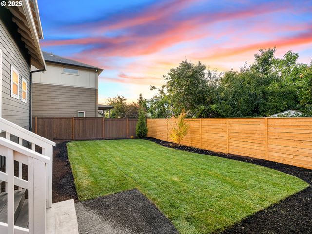 4323 Se ALDER St, Portland, OR 97215