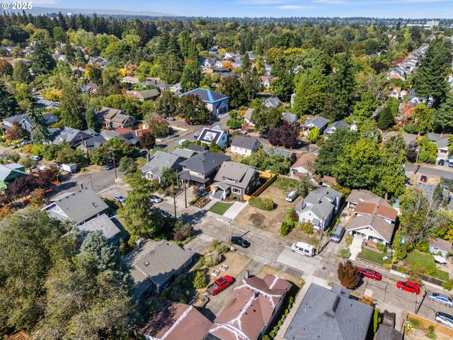 4323 Se ALDER St, Portland, OR 97215