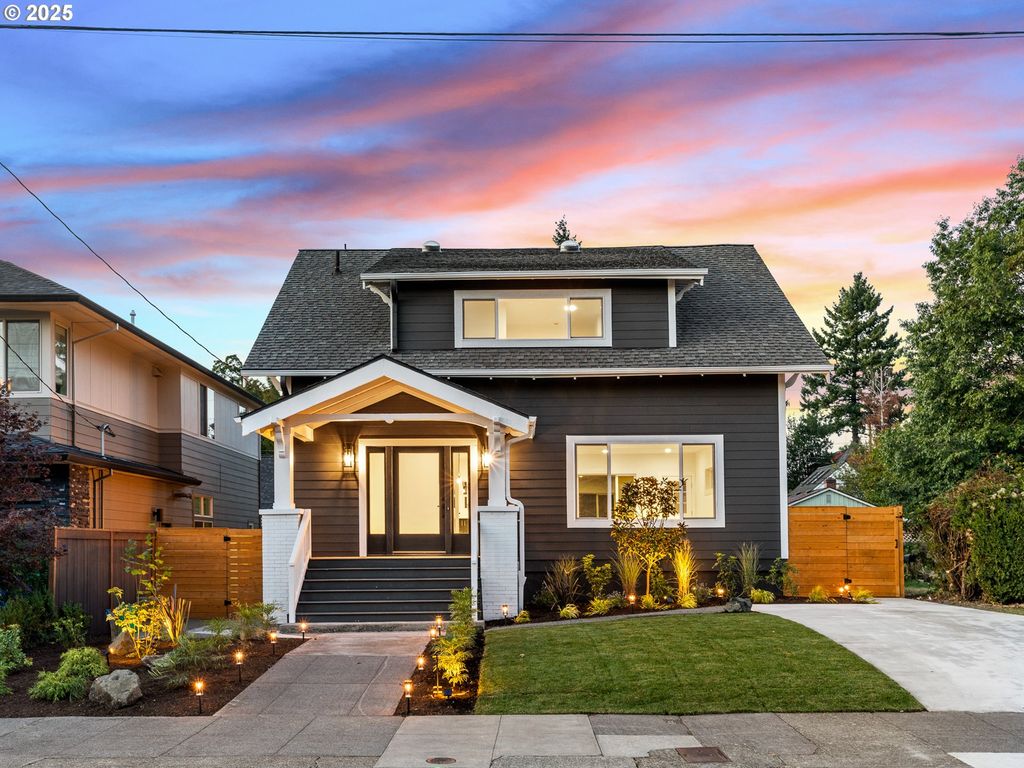 4323 Se ALDER St, Portland, OR 97215