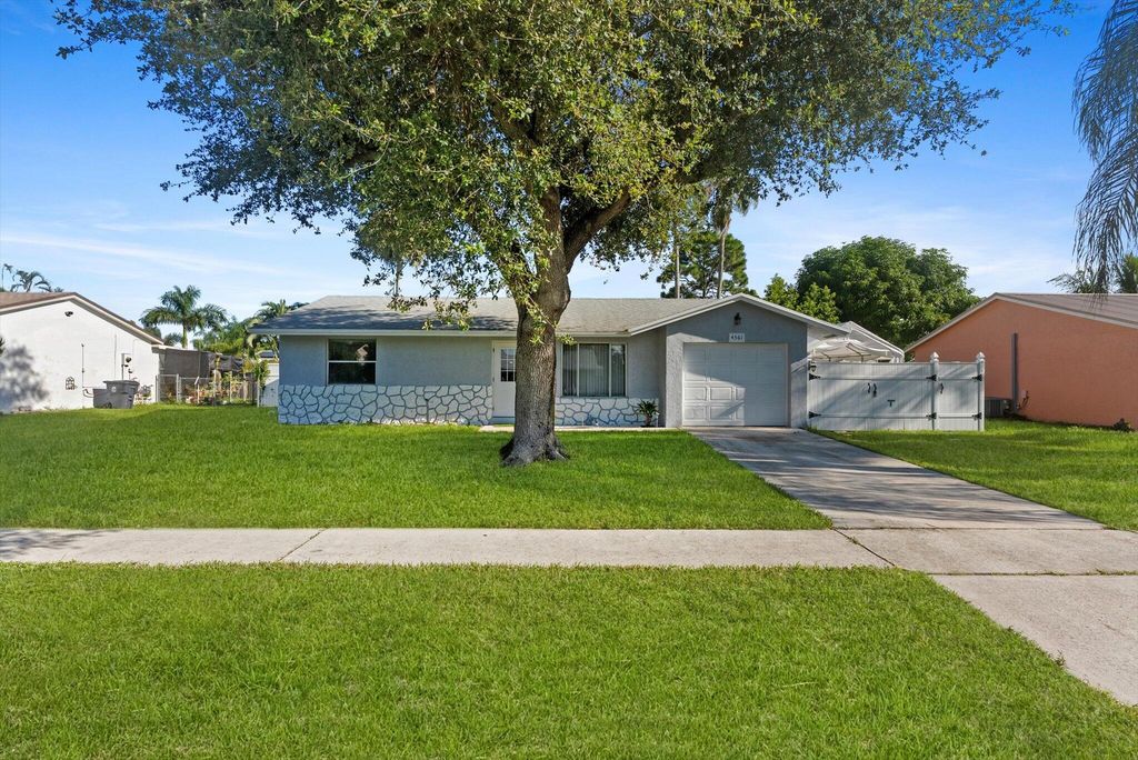 4561 Vespasian Court, Lake Worth, FL 33463