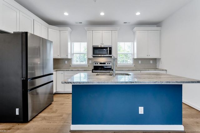 4341 Pinter LN, Norfolk, VA 23518