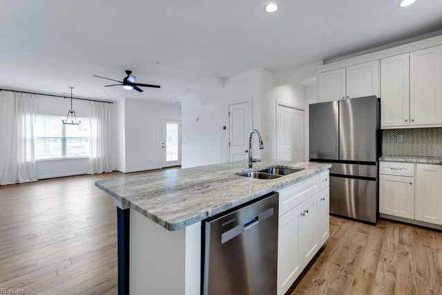 4341 Pinter LN, Norfolk, VA 23518