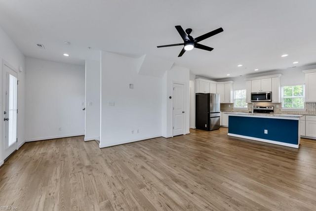 4341 Pinter LN, Norfolk, VA 23518