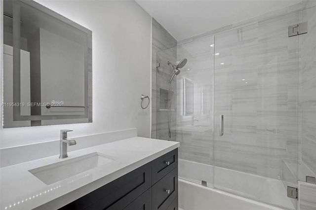 7505 SW 167th St, Palmetto Bay, FL 33157