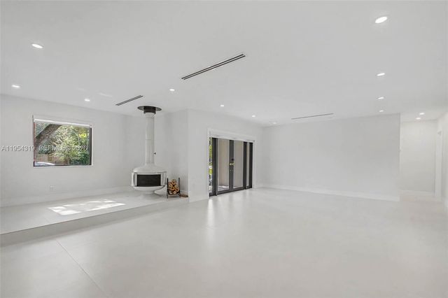 7505 SW 167th St, Palmetto Bay, FL 33157