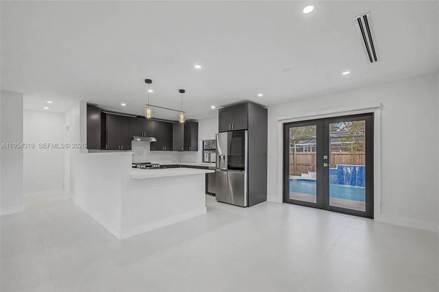 7505 SW 167th St, Palmetto Bay, FL 33157