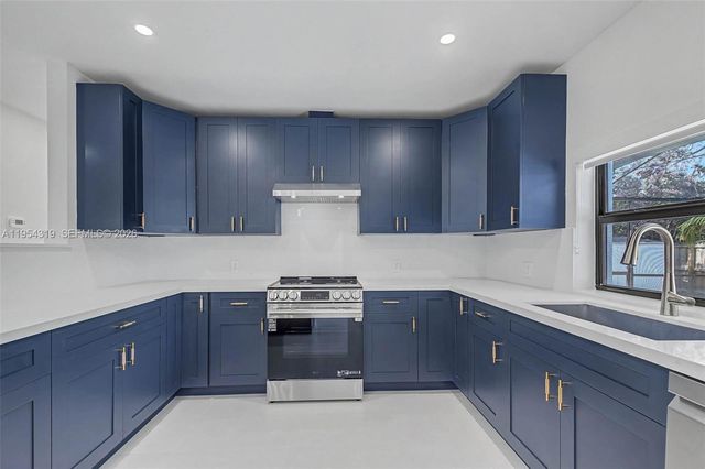 7505 SW 167th St, Palmetto Bay, FL 33157