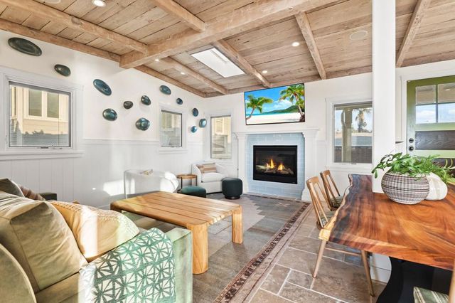 1615 Ocean Front Street, San Diego, CA 92107