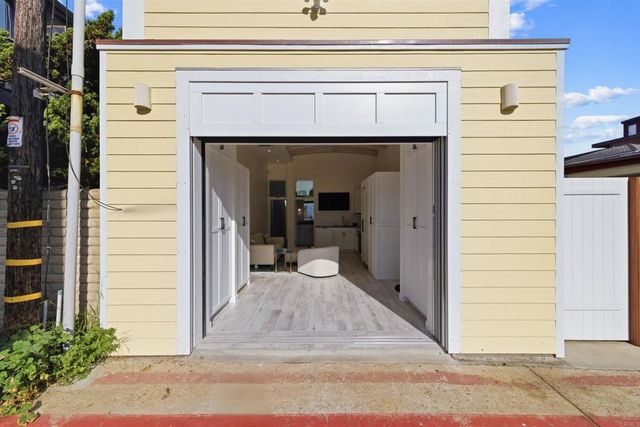 1615 Ocean Front Street, San Diego, CA 92107