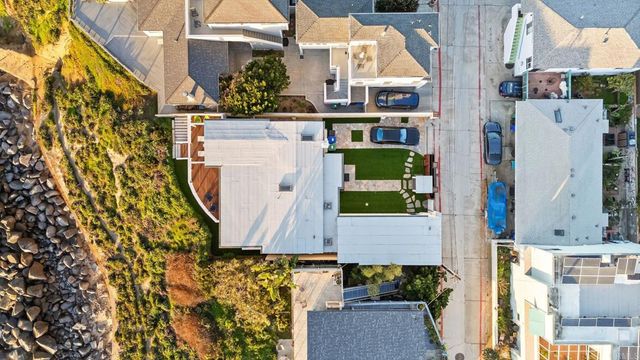 1615 Ocean Front Street, San Diego, CA 92107