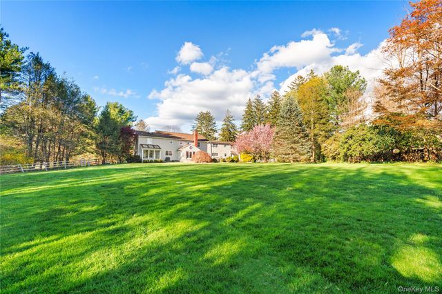 1 Redbrooke Place, Armonk, NY 10504