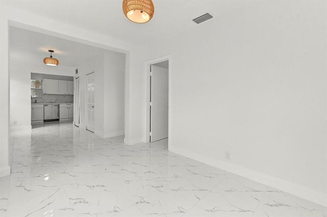515 Putnam Road, West Palm Beach, FL 33405