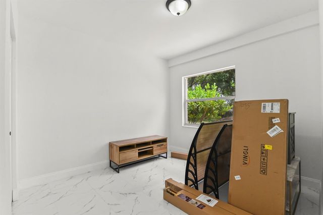 515 Putnam Road, West Palm Beach, FL 33405