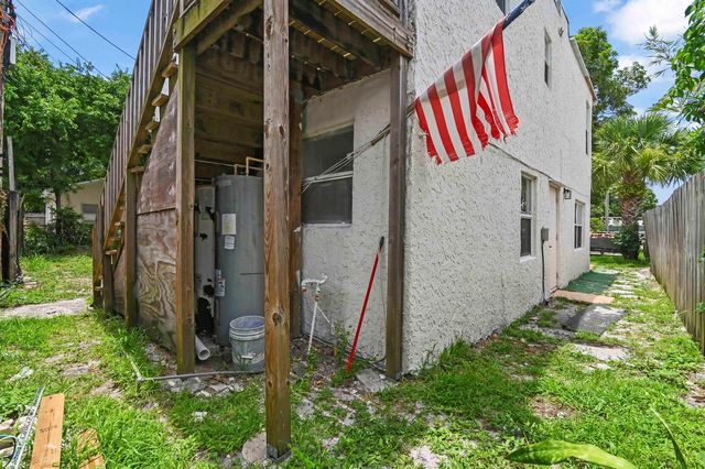 515 Putnam Road, West Palm Beach, FL 33405