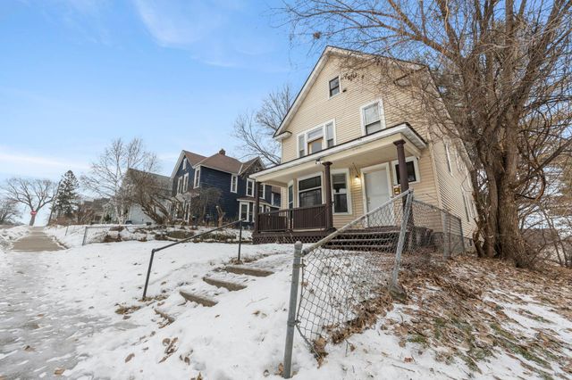 680 Lawson Avenue E, Saint Paul, MN 55106