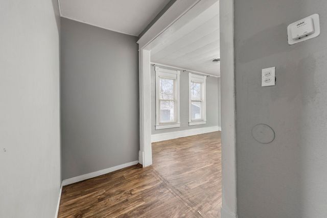 680 Lawson Avenue E, Saint Paul, MN 55106