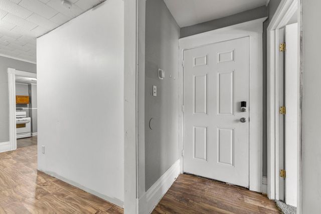 680 Lawson Avenue E, Saint Paul, MN 55106