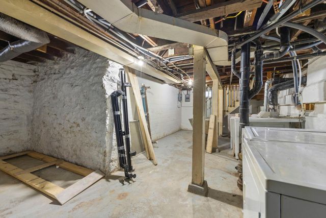 680 Lawson Avenue E, Saint Paul, MN 55106