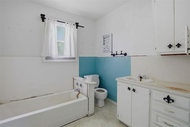 825 S Crocker St, Sulphur, LA 70663