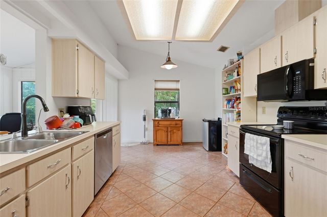 17026 SOUTHSIDE COURT, High Springs, FL 32643