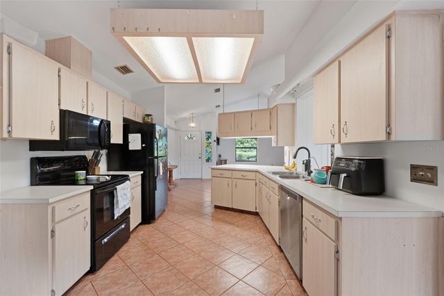 17026 SOUTHSIDE COURT, High Springs, FL 32643