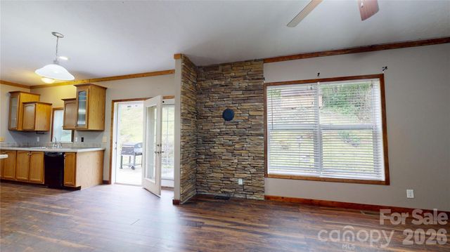10 Betty's Drive, Waynesville, NC 28786