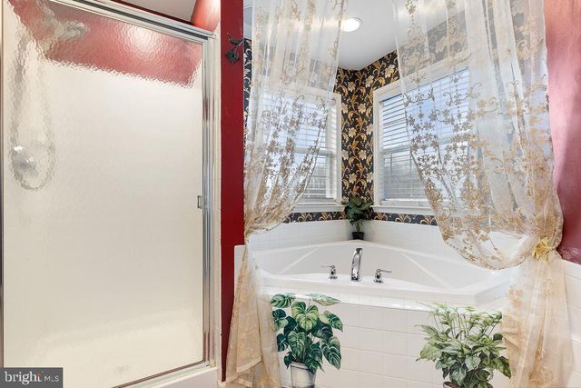 421 FLIGHT O ARROWS WAY, Martinsburg, WV 25403