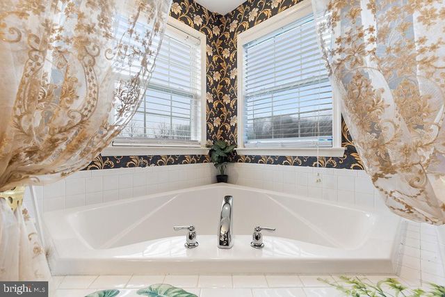 421 FLIGHT O ARROWS WAY, Martinsburg, WV 25403