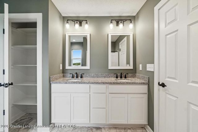 15312 Sherwood Lane, Lansing, MI 48906