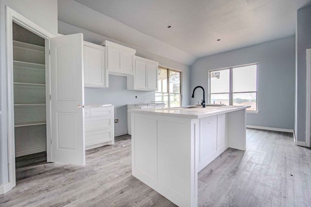 4019 Seminole Trail, Granbury, TX 76048