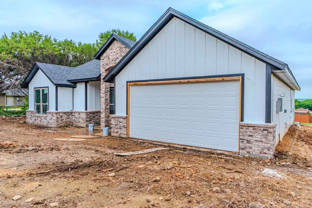 4019 Seminole Trail, Granbury, TX 76048