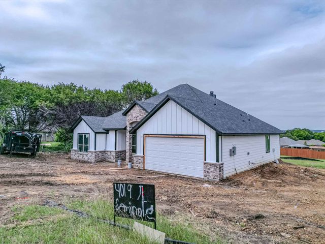 4019 Seminole Trail, Granbury, TX 76048